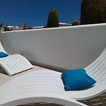 Chariot Santorini شقة