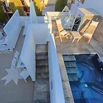 شقة Chariot Santorini *
