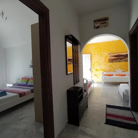 Chariot Santorini Apartmán Kamári