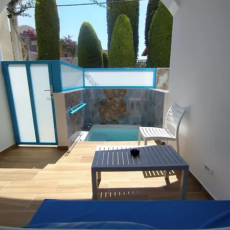 Chariot Santorini Apartamento Kamári
