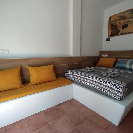 Chariot Santorini Apartamento Kamári