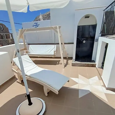 Chariot Santorini * Kamári