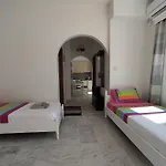 Chariot Santorini Kamári
