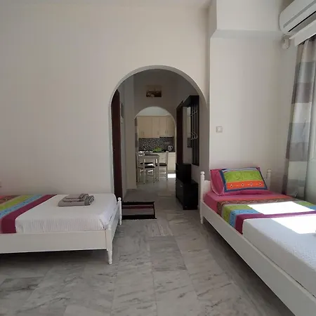 Chariot Santorini Kamari (Santorini)