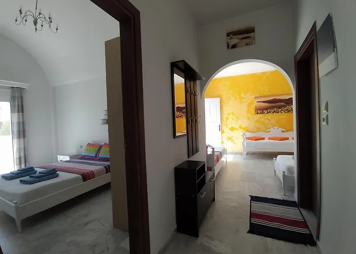 Chariot Santorini Apartament Kamári