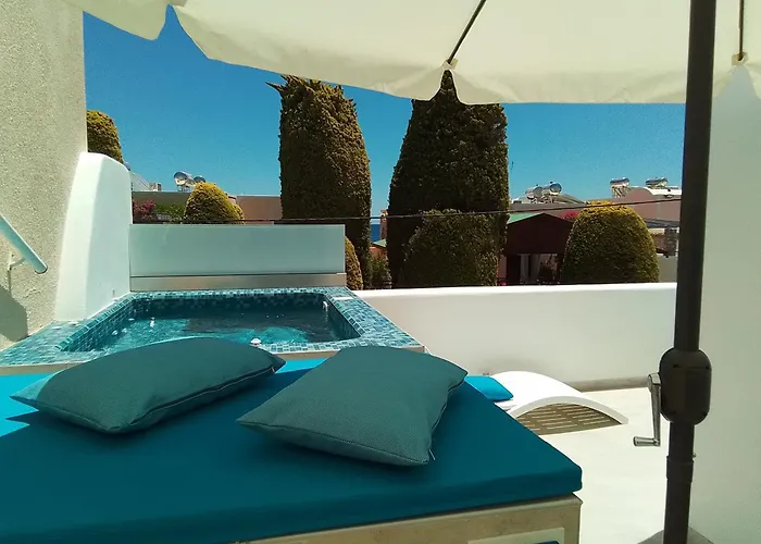 Chariot Santorini Apartament Kamári