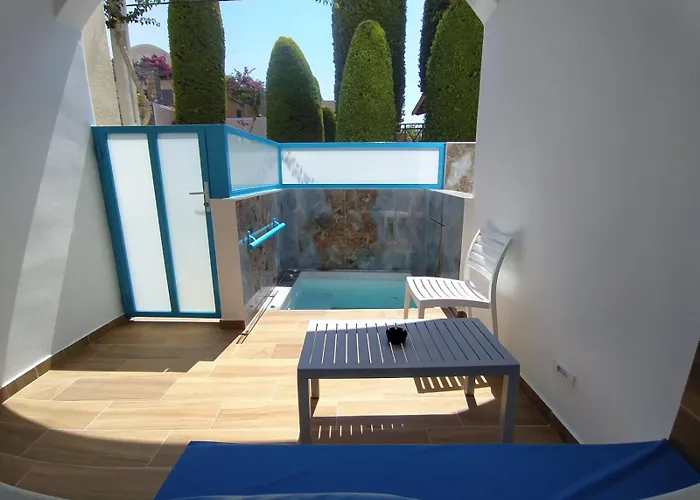 Chariot Santorini Apartament Kamári