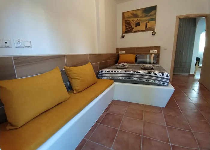 Chariot Santorini Kamári