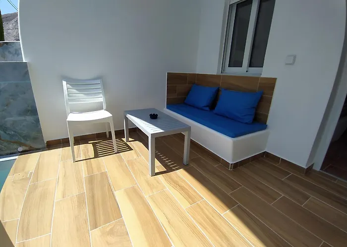 Apartament Chariot Santorini *