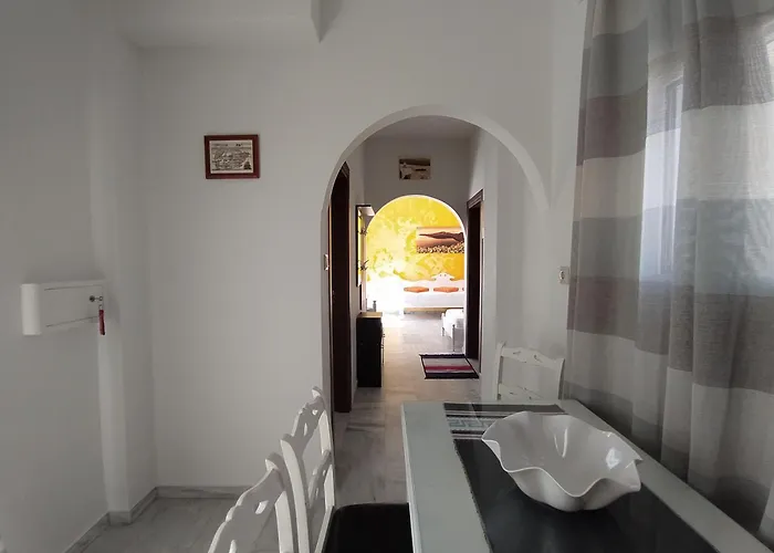 Апартаменты Chariot Santorini